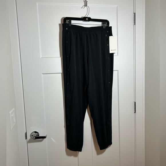 Size 10 lululemon black jogger track pants NWT - Picture 8 of 16
